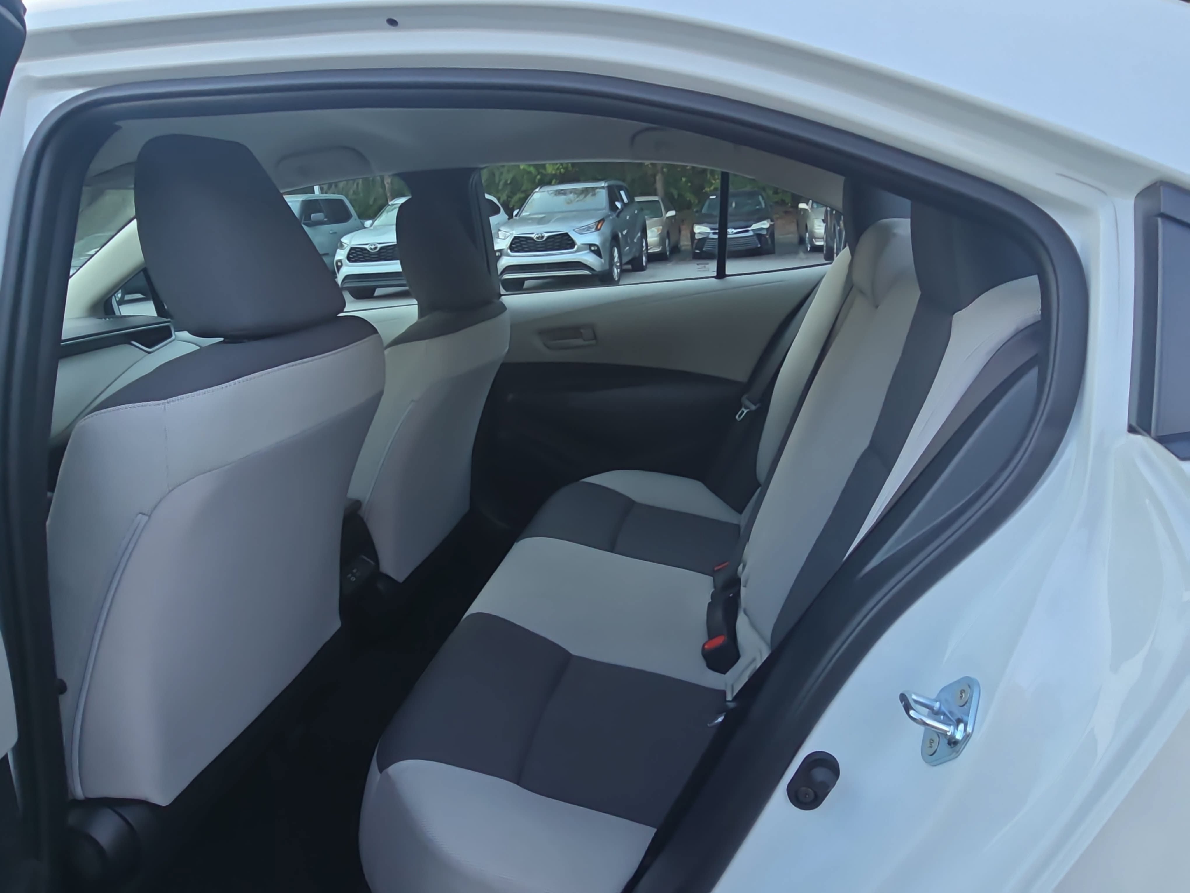 Used 2026 Toyota Corolla LE FWD image 13