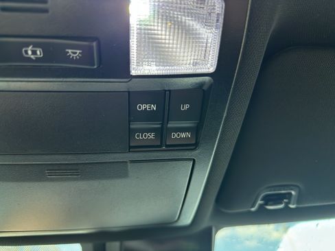 Used 2021 Toyota Tacoma TRD Sport AWD/4WD image 27
