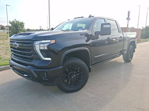 Used 2026 Chevrolet Silverado 2500 High Country w/ Midnight Edition AWD/4WD image 1