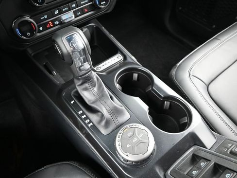 New 2025 Ford Bronco Outer Banks image 24