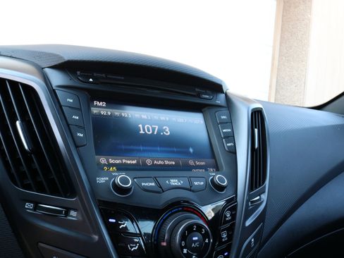 Used 2016 Hyundai Veloster Turbo image 28