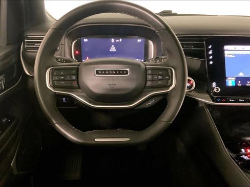 Used 2024 Jeep Wagoneer Series II w/ Flexible Seating Group image 5