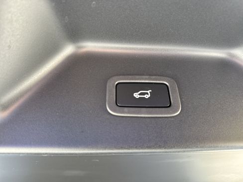 Used 2021 Land Rover Range Rover image 36