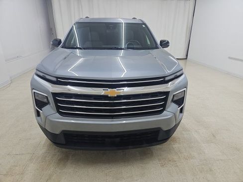 Used 2025 Chevrolet Traverse LT image 14