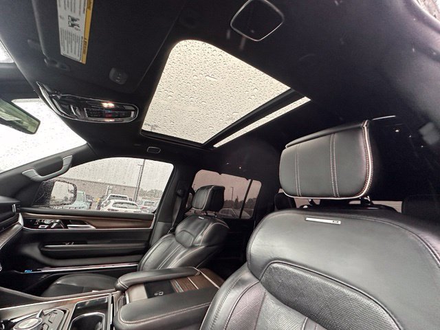 Used 2022 Jeep Grand Wagoneer Series II w/ Premium Group II AWD/4WD image 27