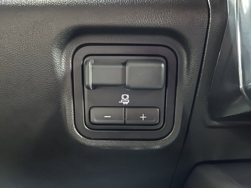 Used 2026 GMC Hummer EV 4x4 Crew Cab w/ Carbon Fiber Edition Package image 27