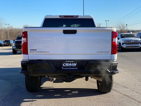 Used 2025 Chevrolet Silverado 2500 Custom w/ Custom Value Package image 5