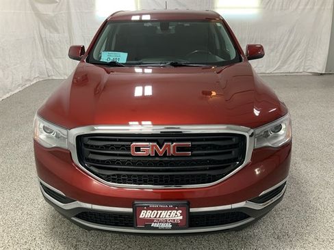 Used 2019 GMC Acadia SLE w/ LPO, Floor Liner Package AWD/4WD image 3