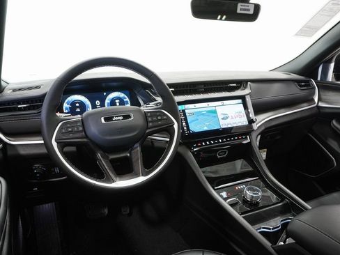 New 2026 Jeep Grand Cherokee Limited w/ Limited Altitude Package image 18