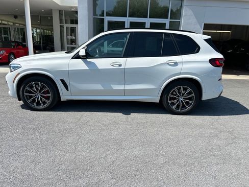 Used 2022 BMW X5 xDrive40i w/ M Sport Package AWD/4WD image 2