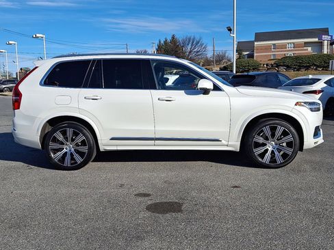 Used 2022 Volvo XC90 T6 Inscription w/ Lounge Package image 7