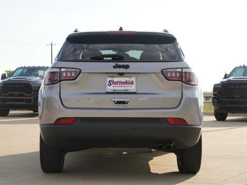 Certified 2020 Jeep Compass Latitude image 7