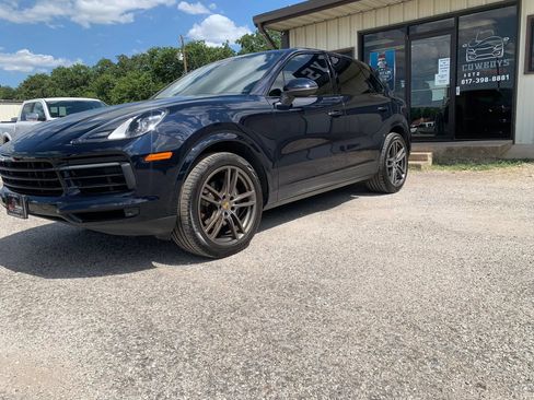 Used 2020 Porsche Cayenne AWD/4WD image 3