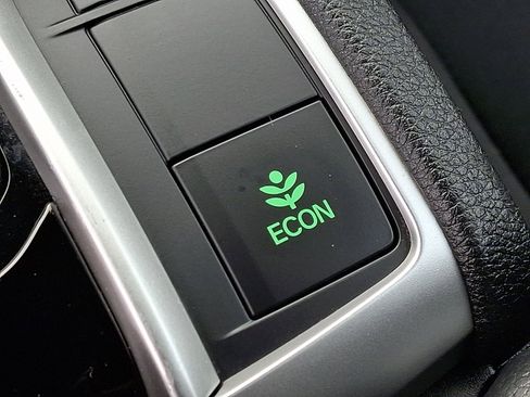 Used 2021 Honda Civic Sport image 26