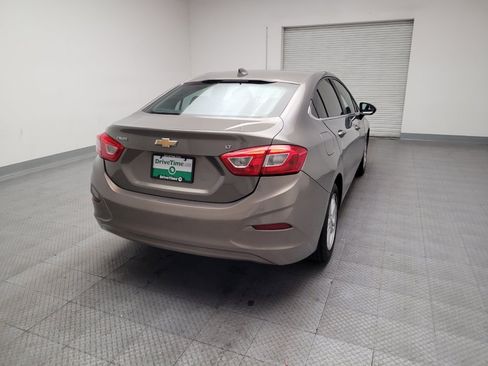 Used 2017 Chevrolet Cruze LT w/ Convenience Package image 7