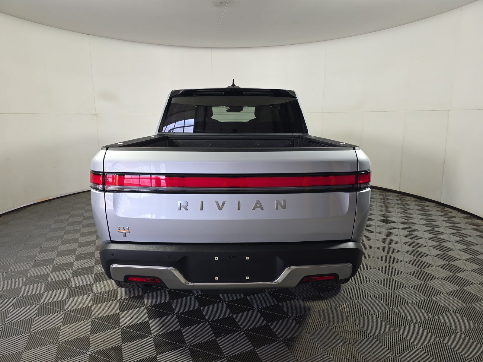 Used 2023 Rivian R1T Adventure Quad AWD/4WD image 4
