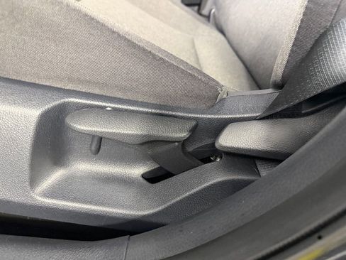 Used 2025 Toyota Camry LE image 19