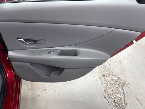 Used 2025 Hyundai Elantra Sport FWD image 10