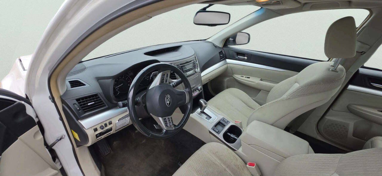 Used 2012 Subaru Legacy 2.5i Premium w/ All-Weather Pkg + Moonroof AWD/4WD image 8