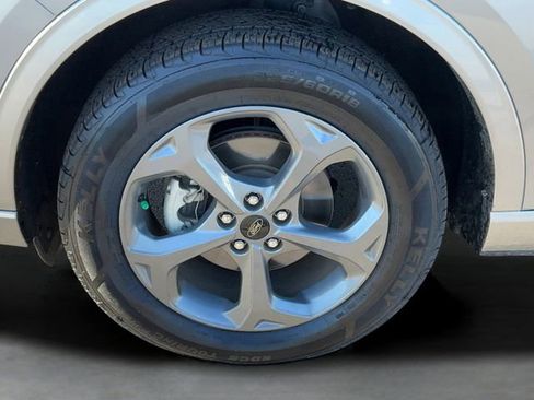 Used 2024 Ford Escape ST-Line image 12