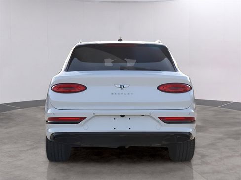 Used 2023 Bentley Bentayga Extended Wheelbase image 6