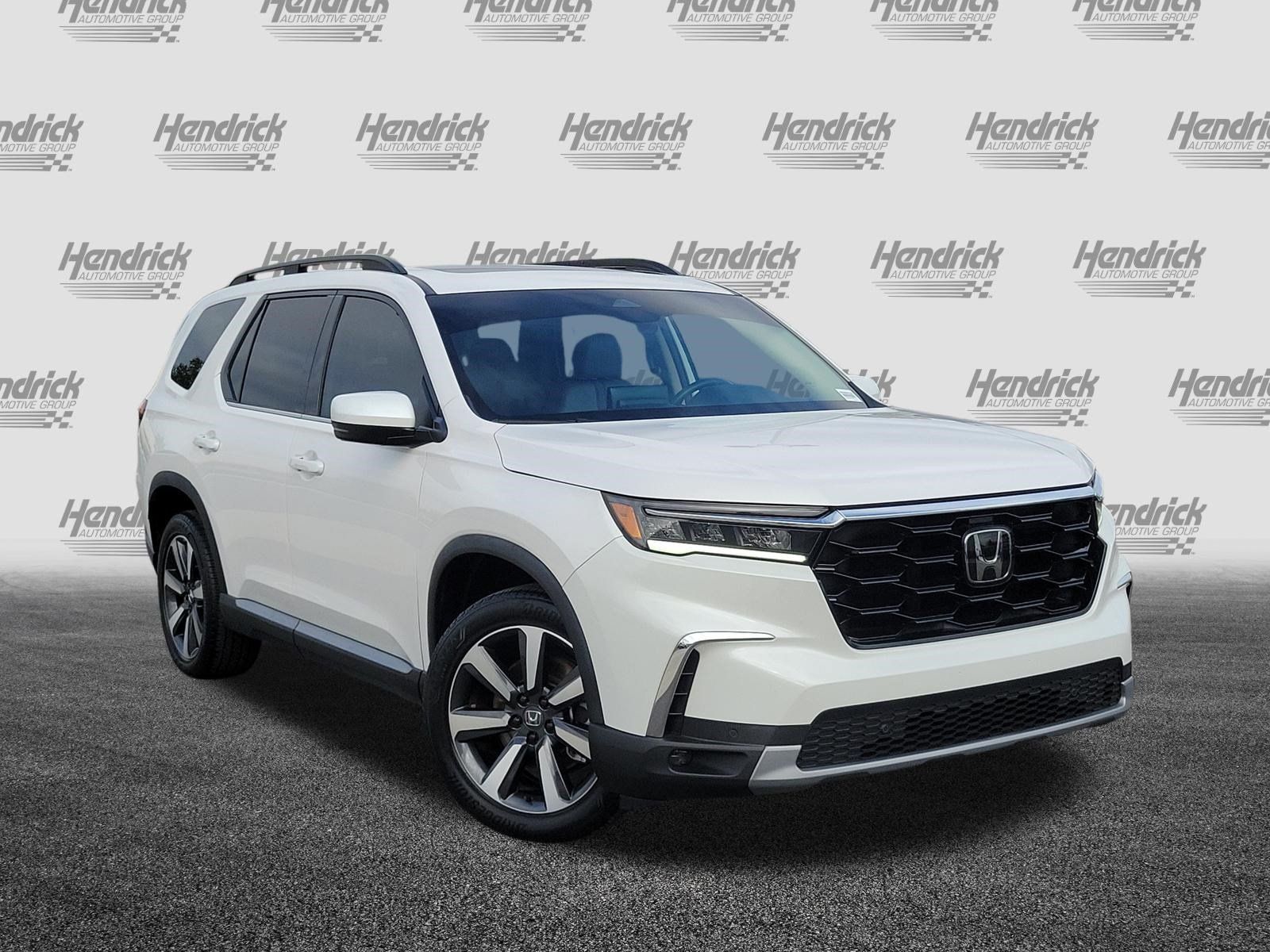 Used 2024 Honda Pilot Touring image 2