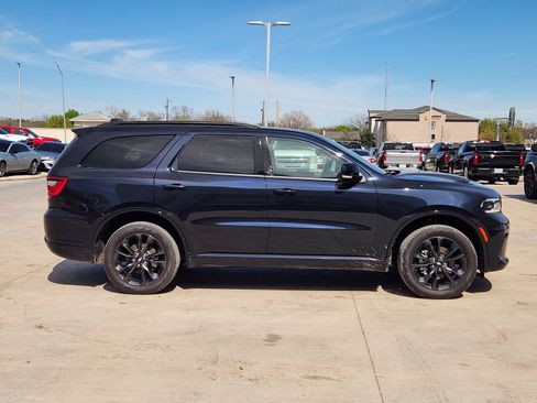 Used 2025 Dodge Durango GT AWD/4WD image 7