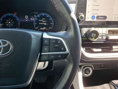 Used 2024 Toyota Grand Highlander Limited image 21