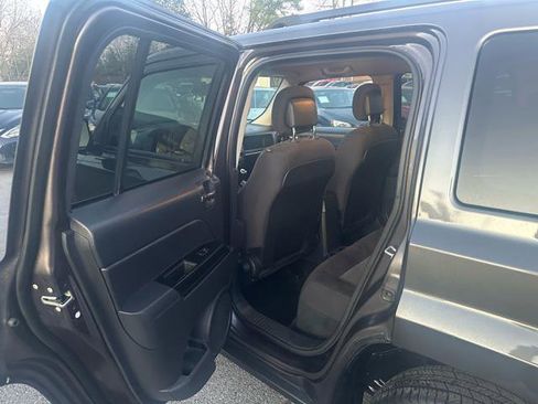 Used 2016 Jeep Patriot Latitude image 13