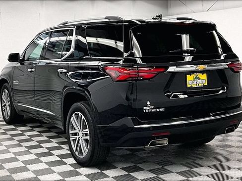 Used 2023 Chevrolet Traverse High Country w/ LPO, Floor Liner Package FWD image 3