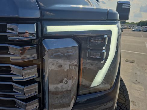 Used 2024 GMC Sierra 2500 Denali Ultimate AWD/4WD image 32