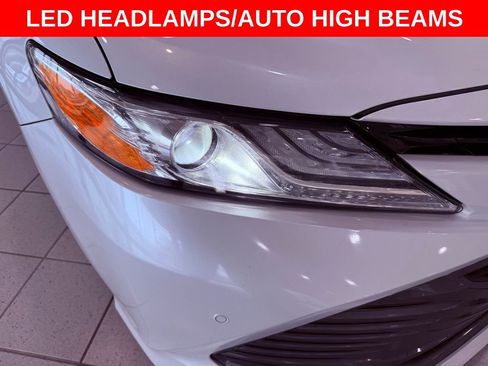Used 2018 Toyota Camry XLE image 11