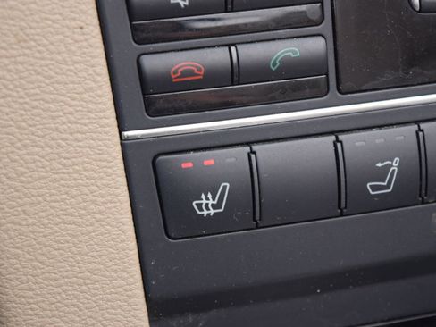 Used 2011 Mercedes-Benz E 350 Cabriolet image 24