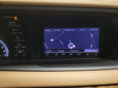 Used 2013 Mercedes-Benz CL 550 4MATIC image 22