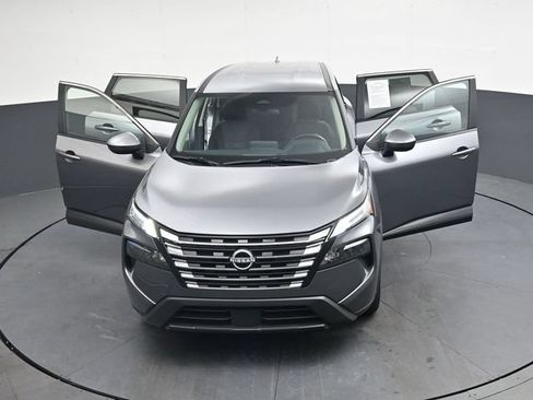 Used 2025 Nissan Rogue SV FWD image 38