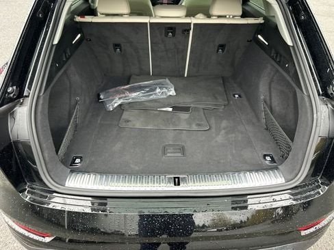 Used 2024 Audi Q8 e-tron Premium image 15