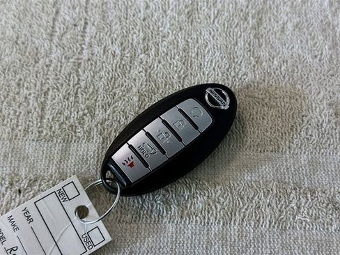 Used 2018 Nissan Rogue SL image 28