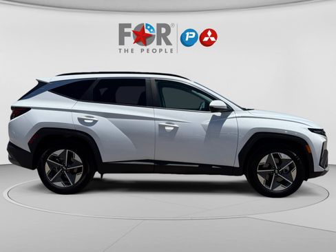Used 2025 Hyundai Tucson SEL FWD image 6