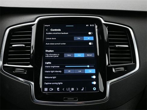 Used 2023 Volvo XC90 B6 Plus w/ Protection Package Premier image 18