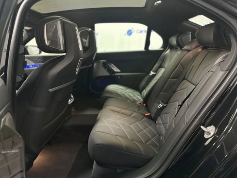 Used 2024 BMW i7 xDrive60 AWD/4WD image 21