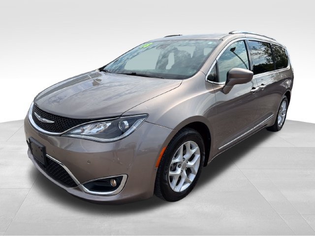Used 2018 Chrysler Pacifica Touring-L Plus FWD image 3