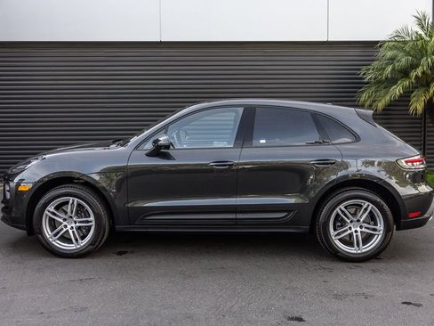 Certified 2025 Porsche Macan image 2