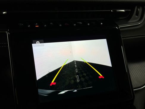 Used 2023 Jeep Grand Cherokee Laredo image 12