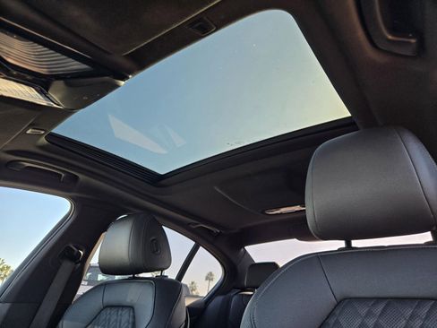 Used 2022 BMW 530e image 24