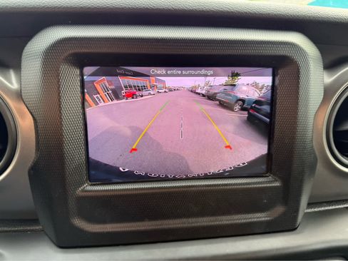 Used 2023 Jeep Wrangler Unlimited w/ Cold Weather Group AWD/4WD image 20