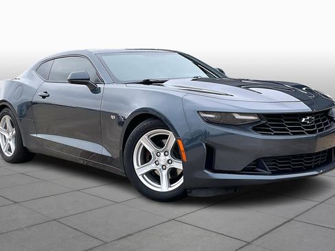 Used 2021 Chevrolet Camaro LT image 3