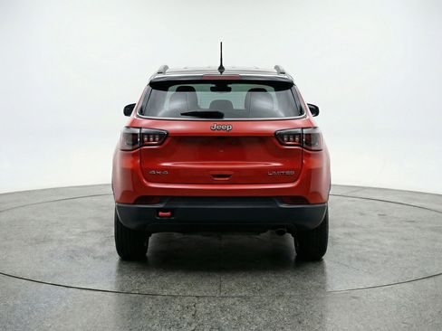 Used 2025 Jeep Compass Trailhawk AWD/4WD image 7