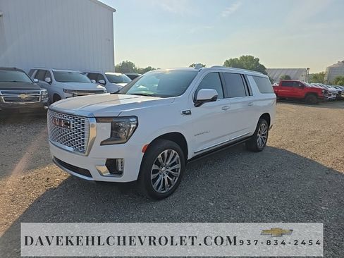 Used 2021 GMC Yukon XL Denali image 1