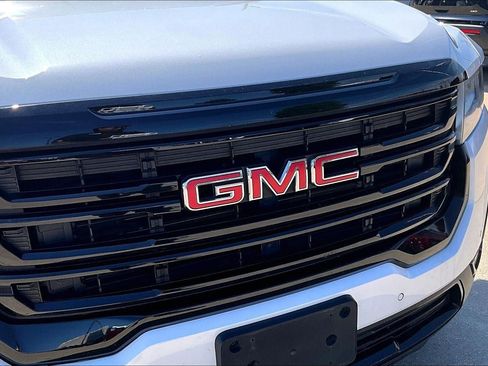 Used 2021 GMC Acadia SLT w/ Elevation Edition FWD image 34