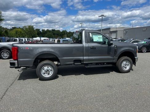 New 2026 Ford F250 XL w/ XL Chrome Package image 6